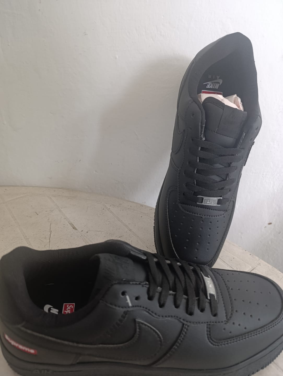 Customer photo review of Tenis Air Force 1 Negro Supreme 1.1 Premium