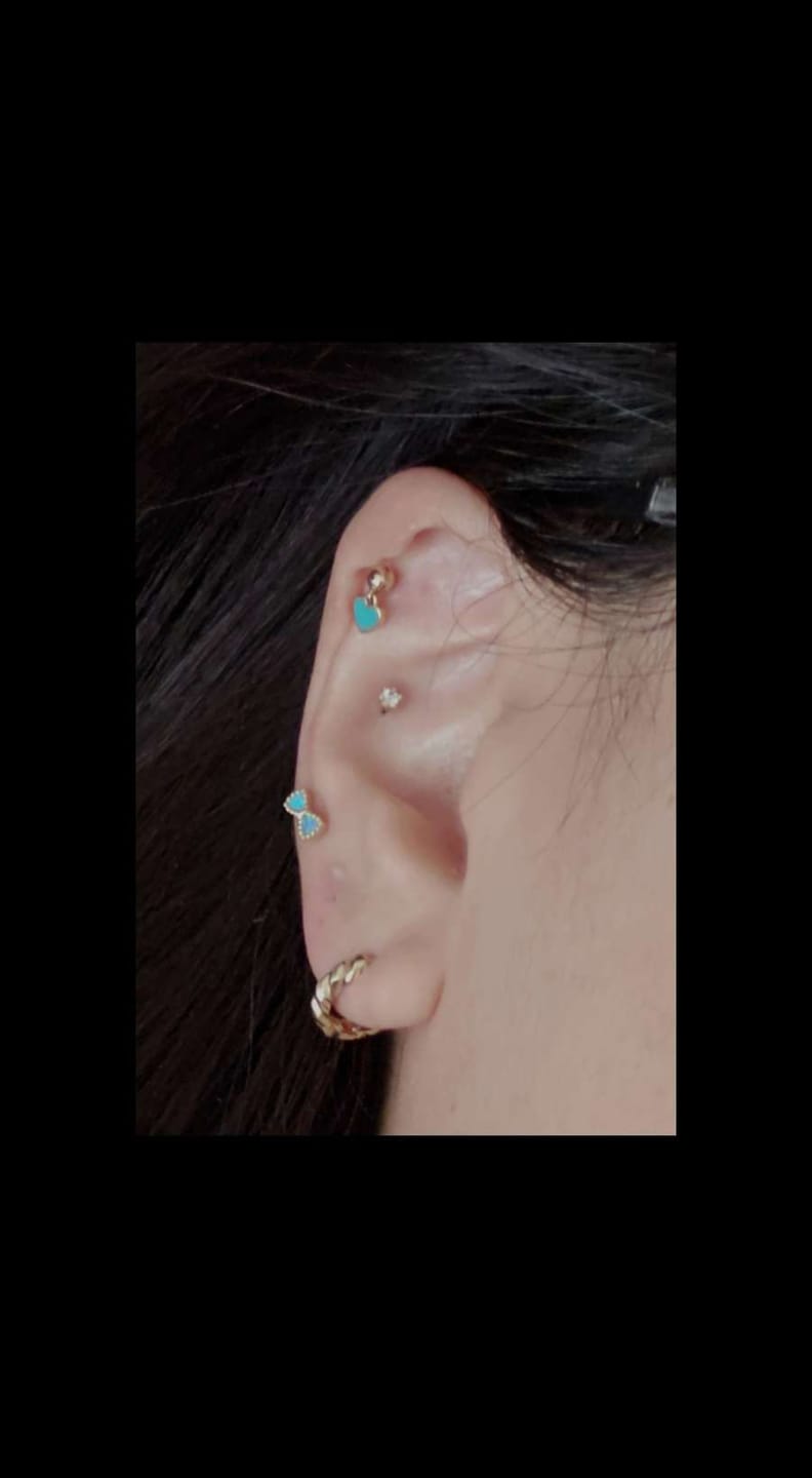 Customer photo review of 14K Gold Pastel Ribbon Cartilage Earring 20G