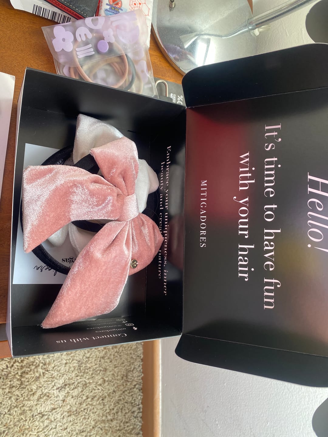 Customer photo review of MOÑO - MINI LARGE VELVET BOWS