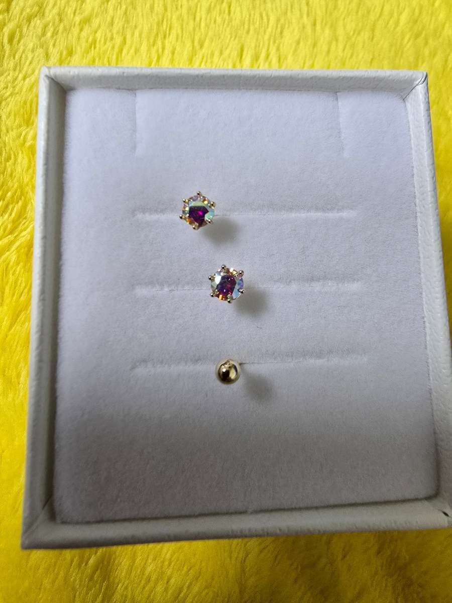 Customer photo review of 14K Gold Ball Cartilage Earring 2mm/2.5mm/3mm/4mm/5mm/6mm 20G