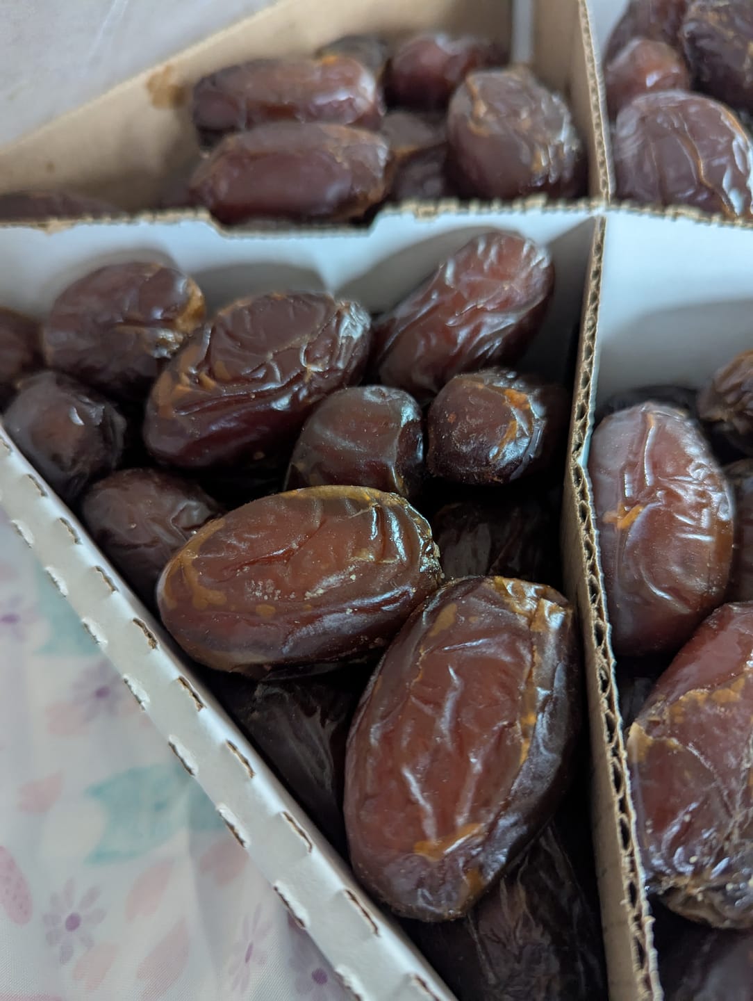 Customer photo review of Organic Rutab Medjool Dates Box