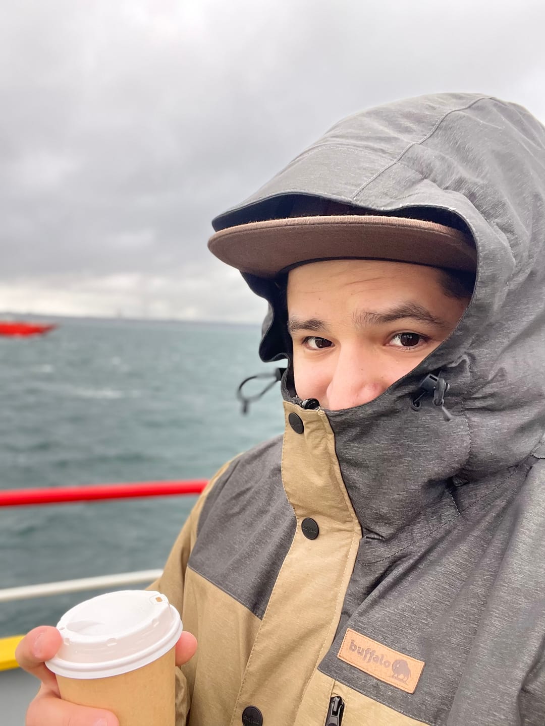 Customer photo review of Parka Impermeable Reversible Camaleon Hombre