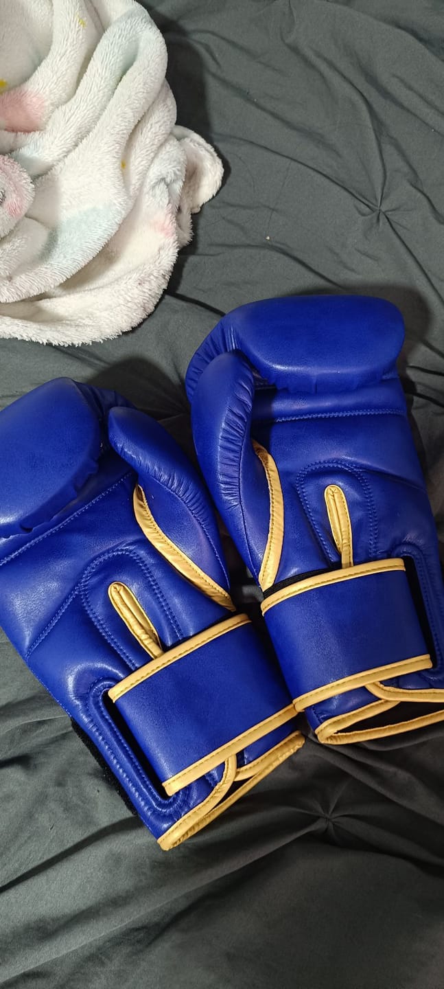 Customer photo review of Sapphire Boxing Gloves