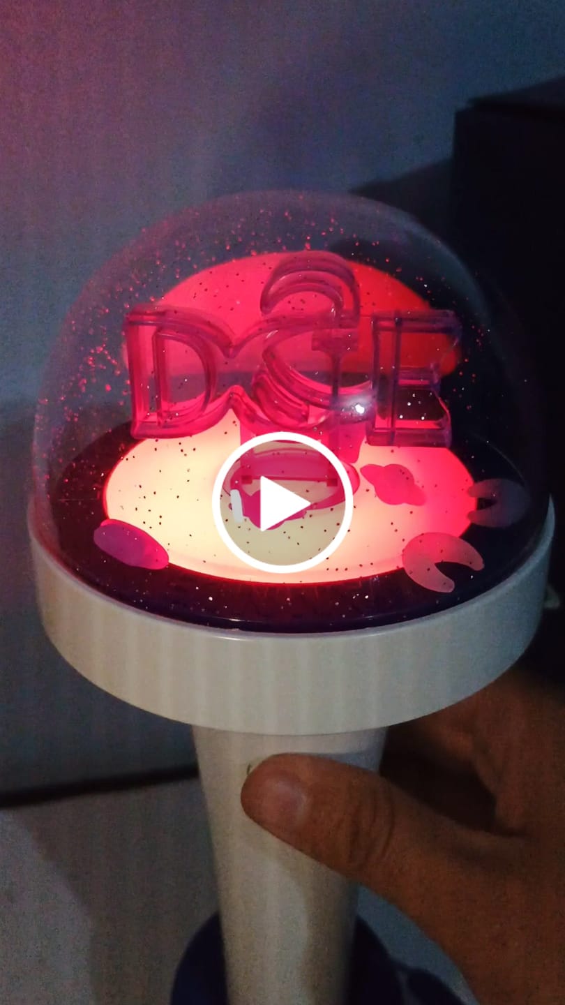 Customer video review of SUPER JUNIOR D&E - OFFICIAL LIGHT STICK