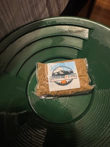 Customer photo review of Nugget Reserve 'MUSEUM SPECIMEN CHASE' - Gold Panning Paydirt Concentrate