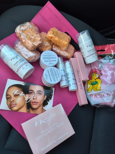 Customer photo review of LIMITED EDITION KIT Jolie’s Mini Full Body & Face Brightening Kit