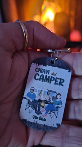 Customer photo review of Coppia in campeggio - Portachiavi personalizzato per coppie