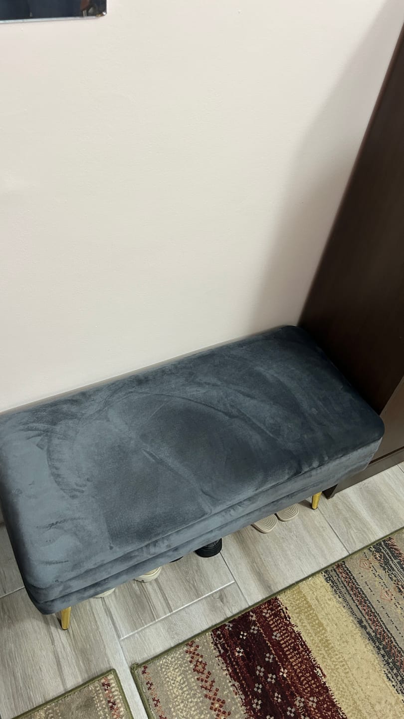 Customer photo review of Bancheta VELVA, gri inchis/auriu, stofa catifelata/metal, 78x35x40 cm