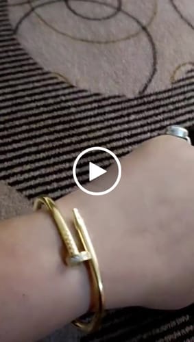 Customer video review of Small Heart Hoop Earrings