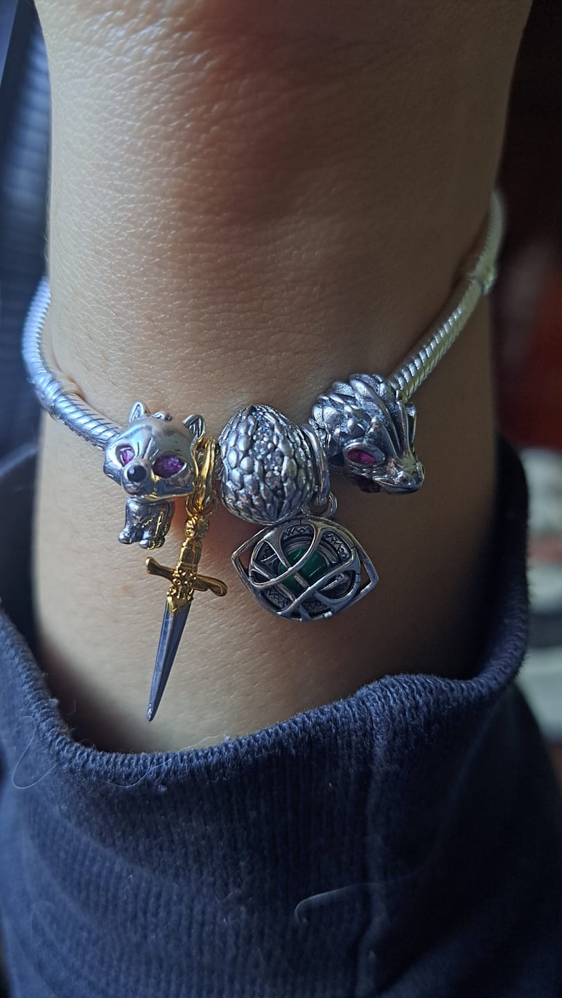 Customer photo review of Charm Huevo de Dragón "Game of Thrones"