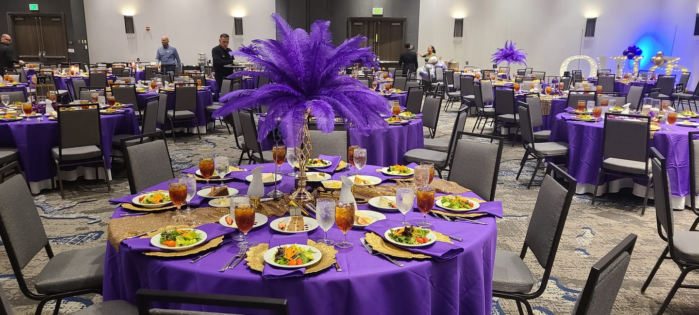 Customer photo review of Ostrich Feather Rental 16-20" (Purple) - 250pcs