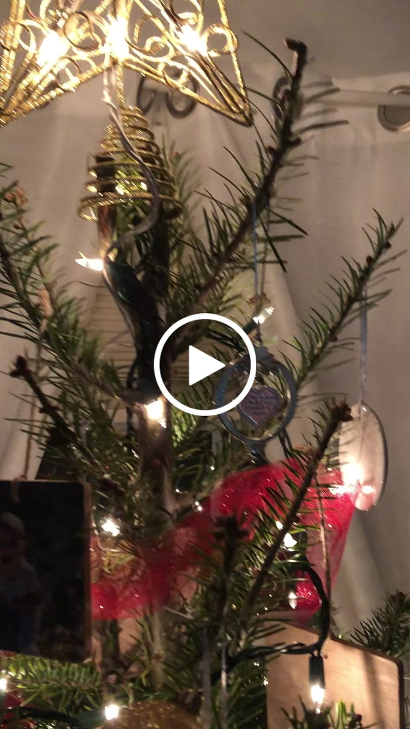 Customer video review of 4 x 4 Square Wooden Ornament