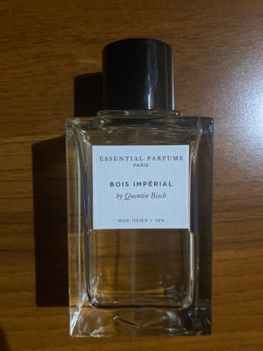 Customer photo review of ESSENTIAL PARFUMS - BOIS IMPÉRIAL