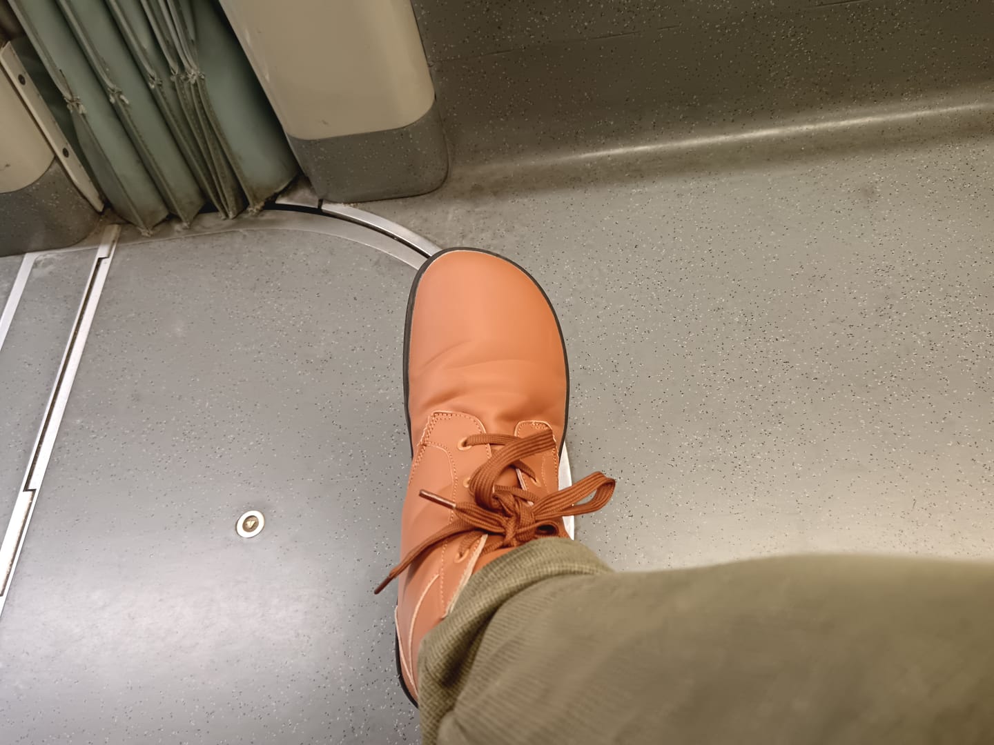 Customer photo review of ZZFABER Adult Barefoot Boots Winter Warm Ankle Shoes for Men Women