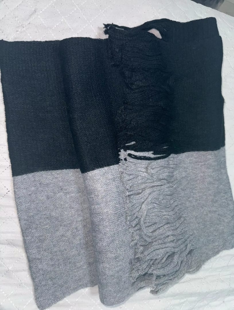 Customer photo review of langer Kaschmirschal | Super weich, mit Quastendesign!