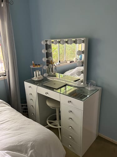 Customer photo review of Mini MILA ROSE Beauty Station + Large YSABEL Makeup Mirror with Lights