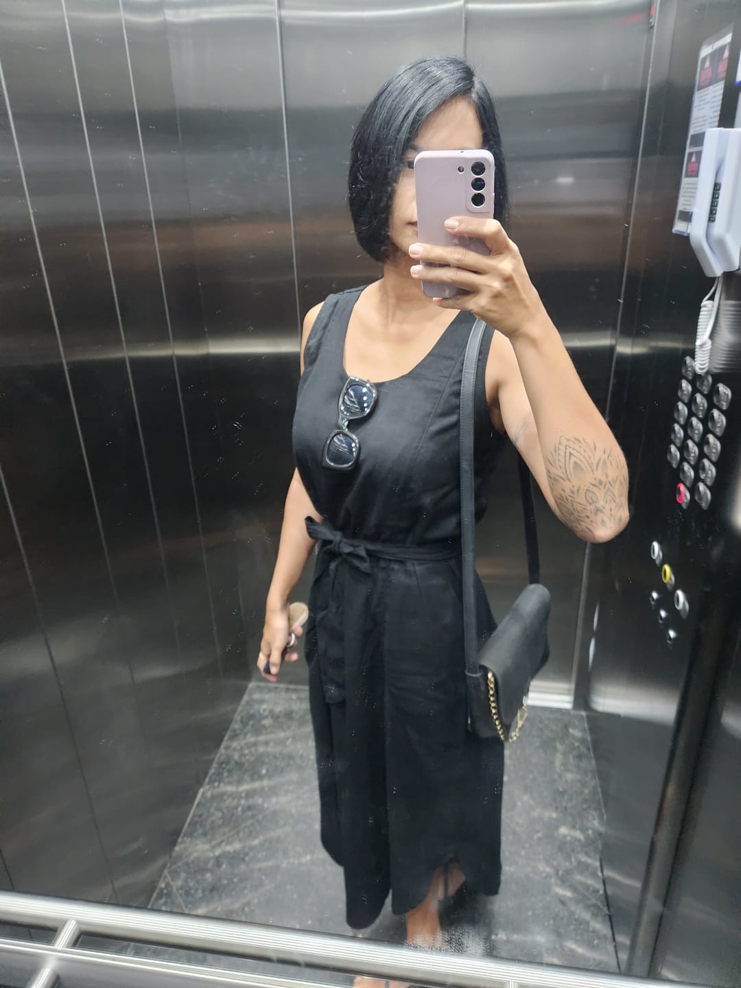 Customer photo review of Vestido Midi Gabiroba Preto