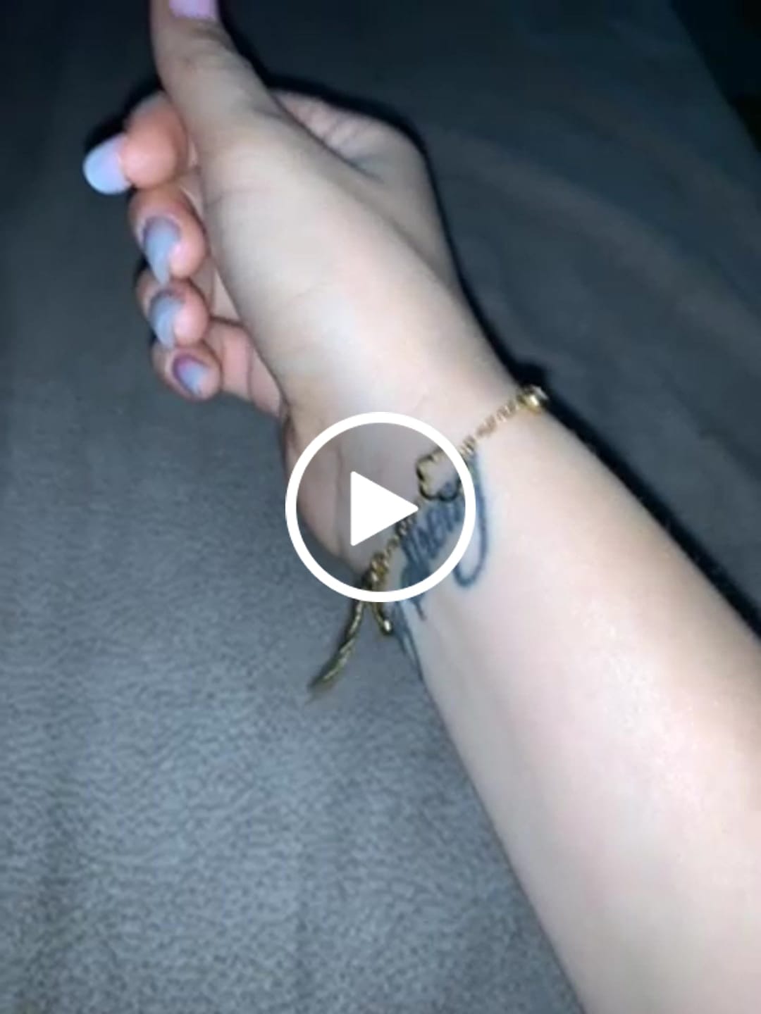 Customer video review of Bratara cu flori - Gold