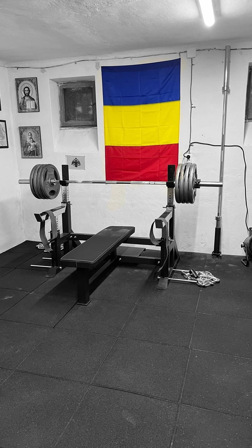 Customer photo review of Deluxe Competition Style Bench
