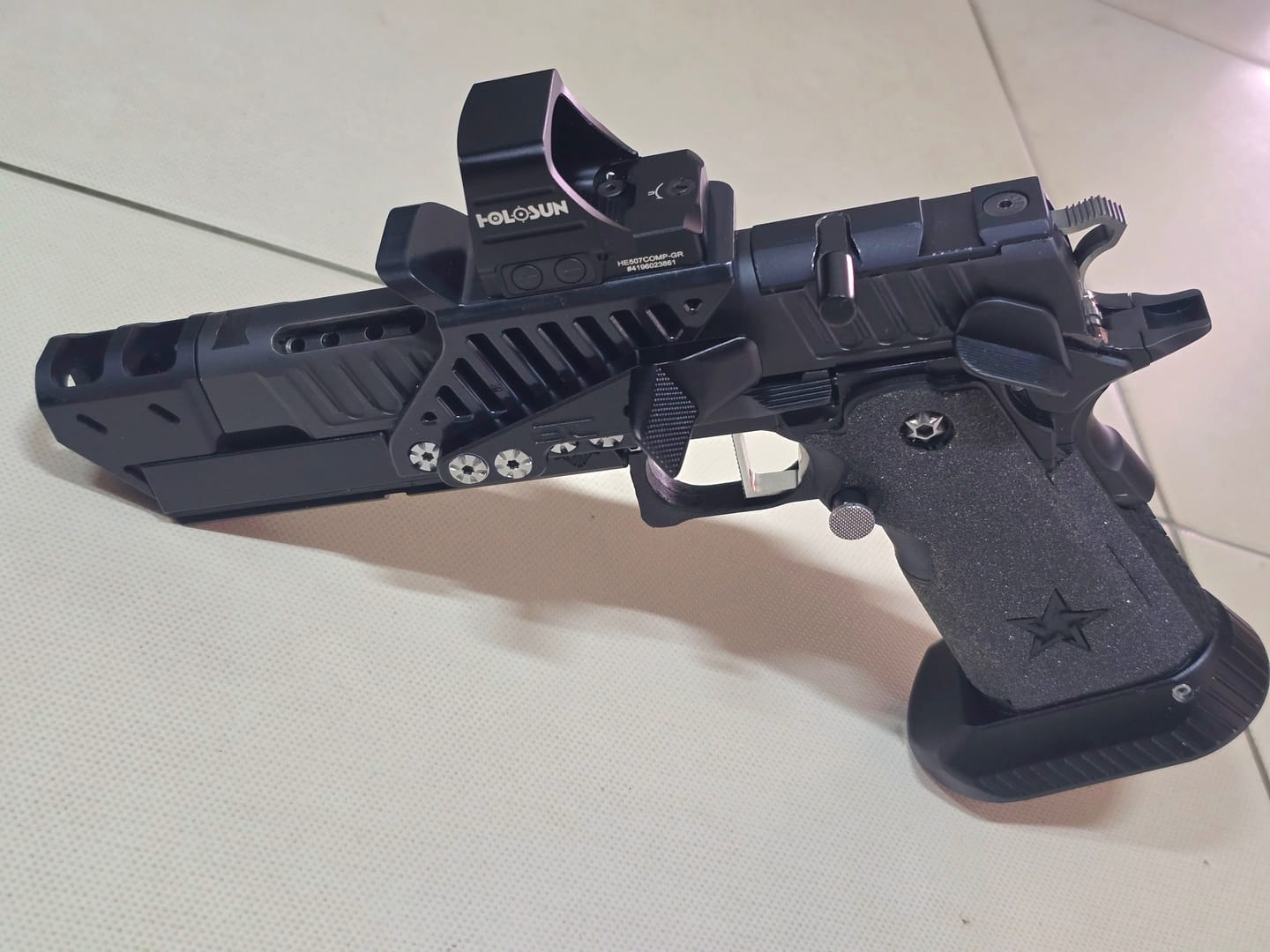 Customer photo review of 1911/STI 2011 | Adjustable Thumbrest