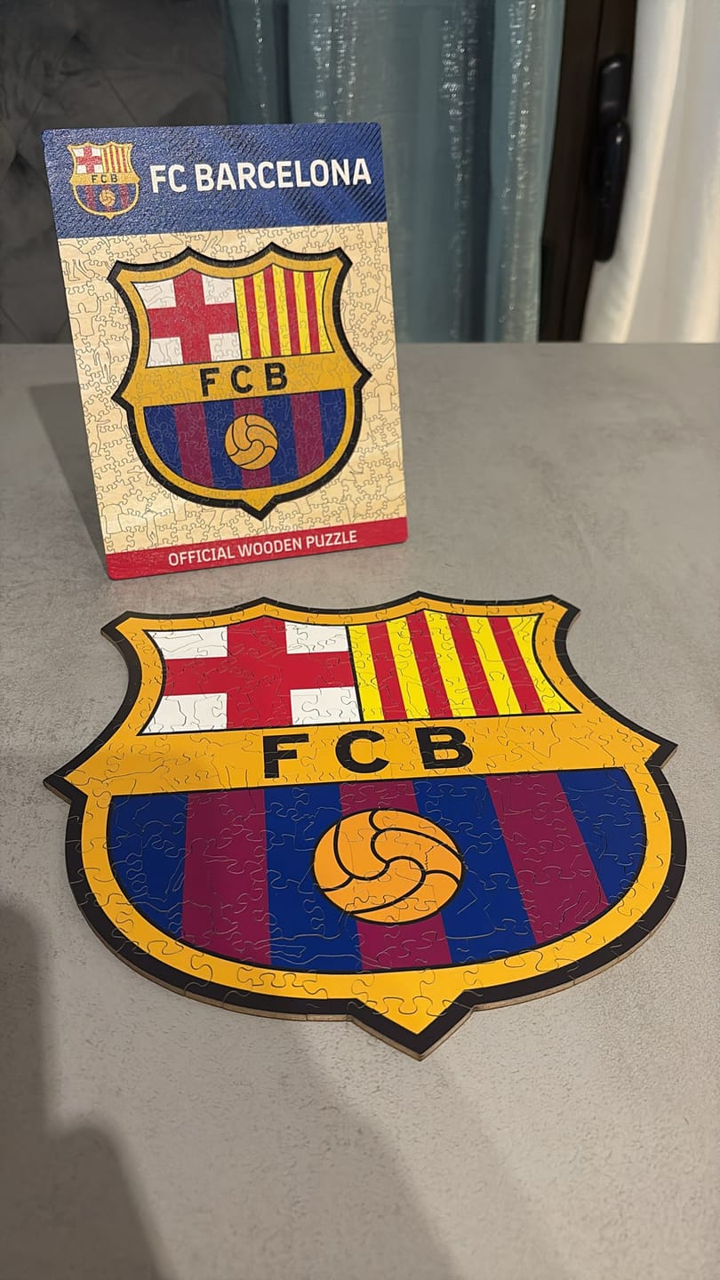 Customer photo review of FC Barcelona® Logo - Rompecabezas de Madera
