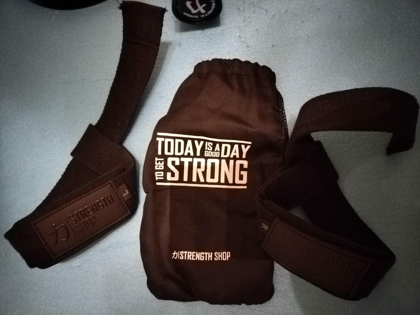 Customer photo review of Stealth Black PRO Lifting Straps, 50cm or 65cm