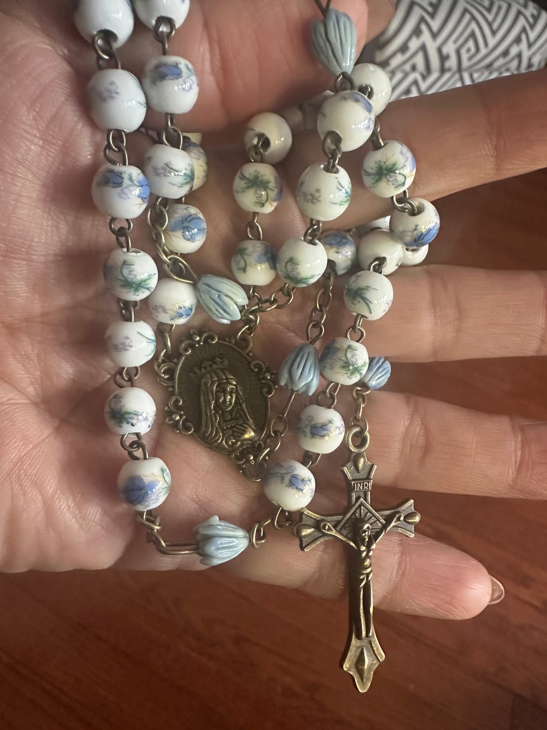 Customer photo review of FREE Today: Immaculate Heart of Mary & Crucifix of 8 mm Round Blue Floral Acrylic Alloy Chain Rosary