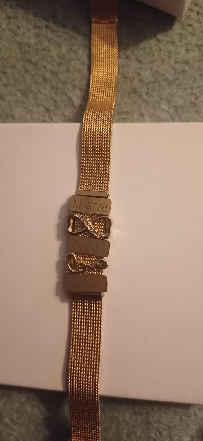 Customer photo review of Mesh charm name rosé gold