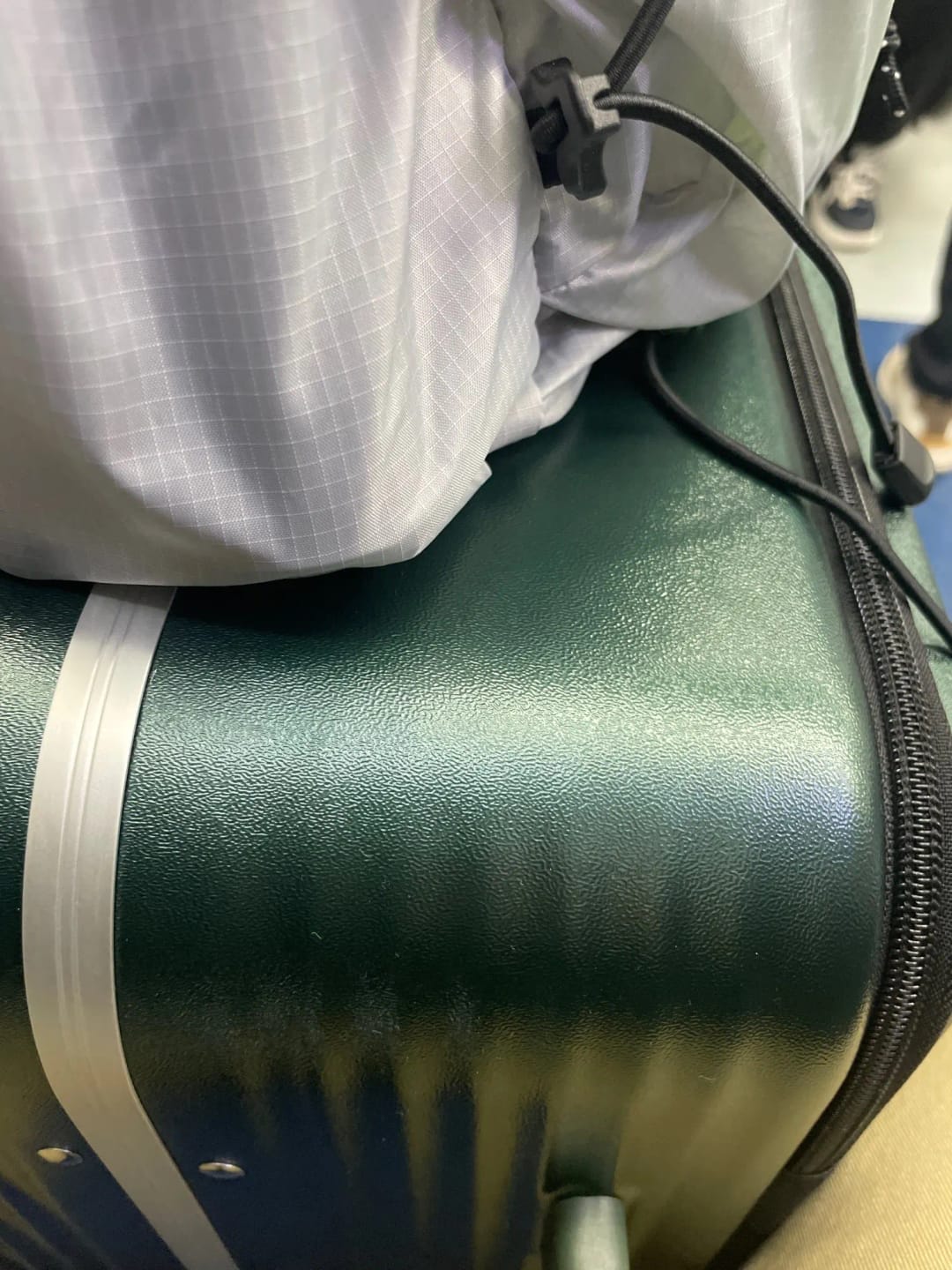 Customer photo review of Aluminum Frame Carry-On Luggage With USB Port And Phone Holder — White | KIMLUD