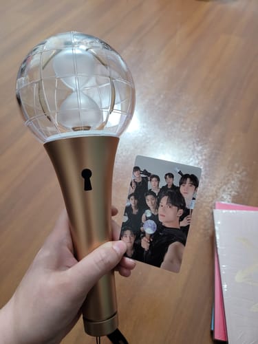 Customer photo review of ATEEZ Official Lightstick Ver 2