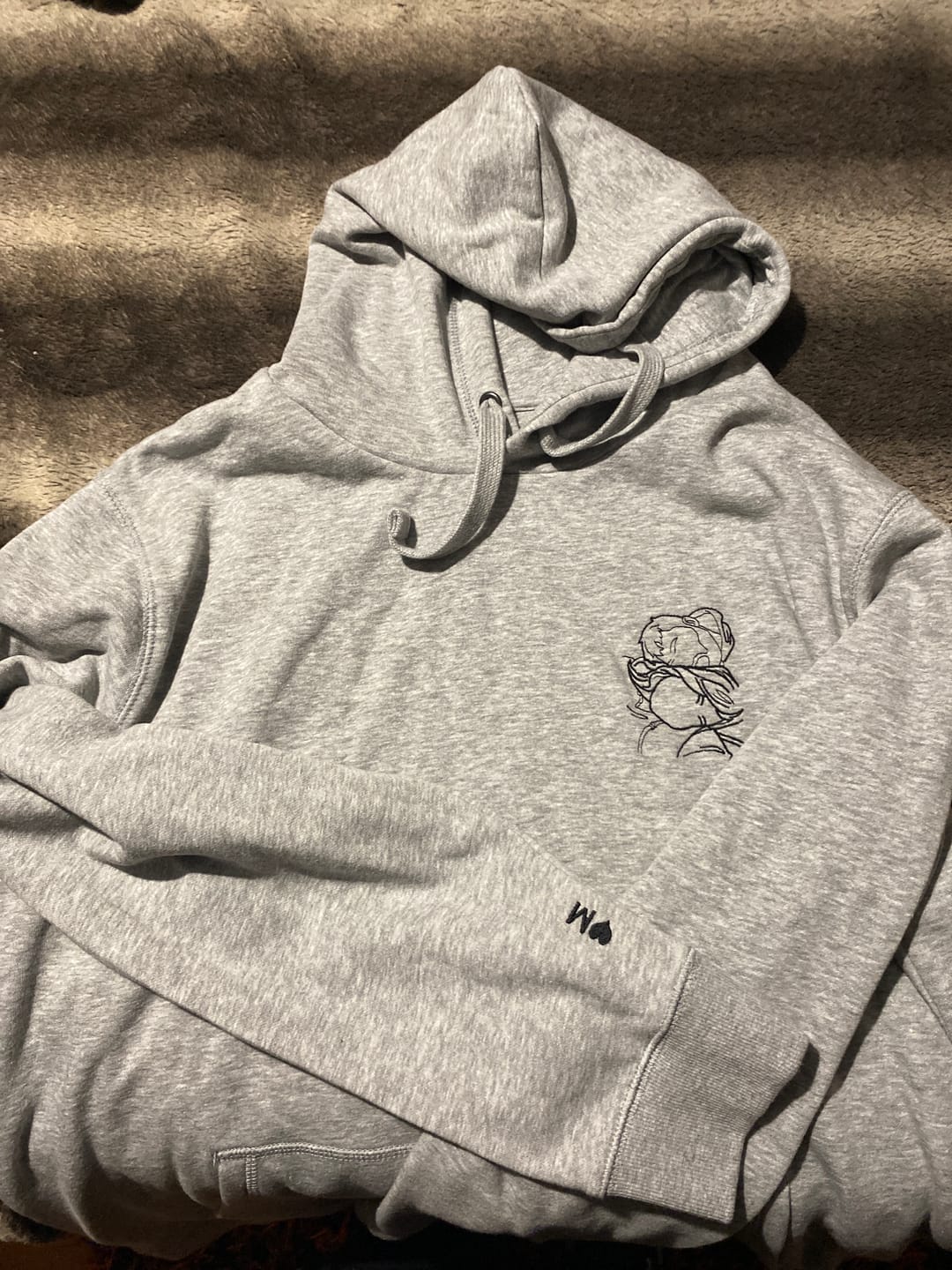 Customer photo review of Hoodie Retrato Line Art Personalizável