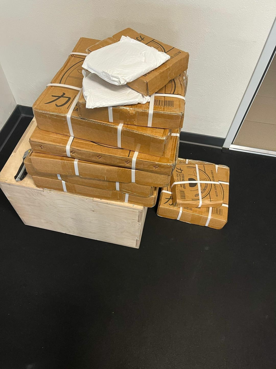 Customer photo review of Deep Dish Cast Iron Plates, 1.25kg-20kg