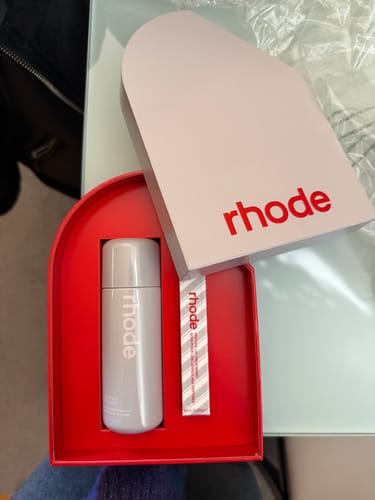 Customer photo review of holiday duo -  Glazing Milk + Peptide Lip Treatment - Disponivel