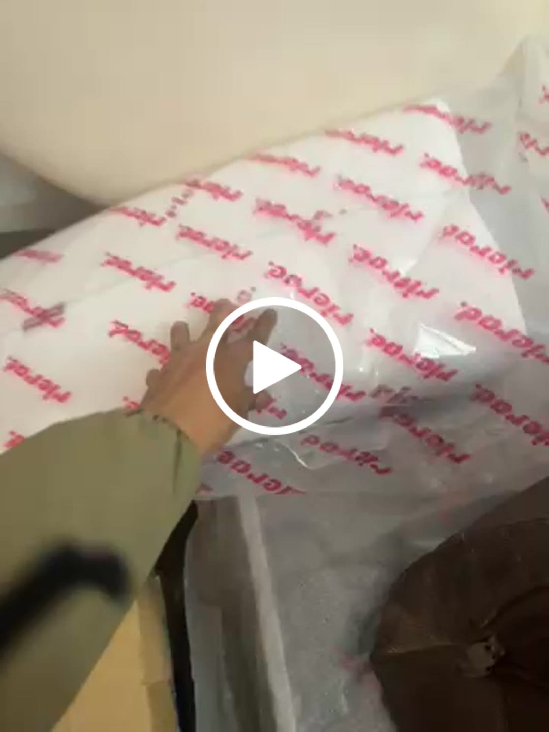 Customer video review of Contour Memory Foam Long Pillow suitable for Neck & Shoulder Pain