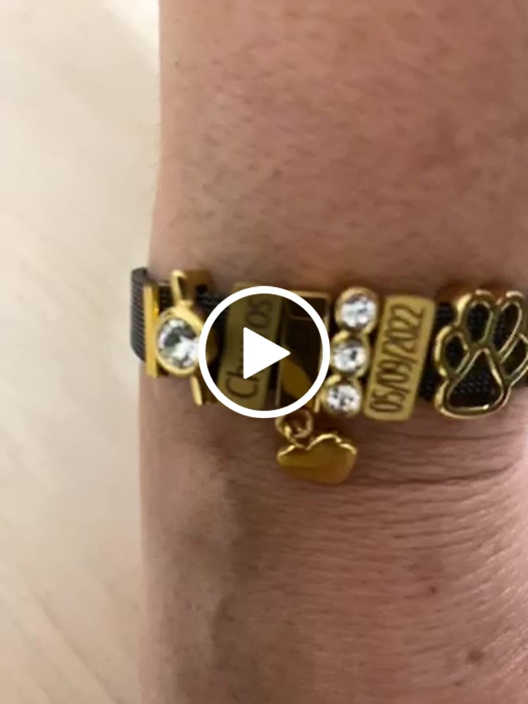 Customer video review of Mesh charm name gold