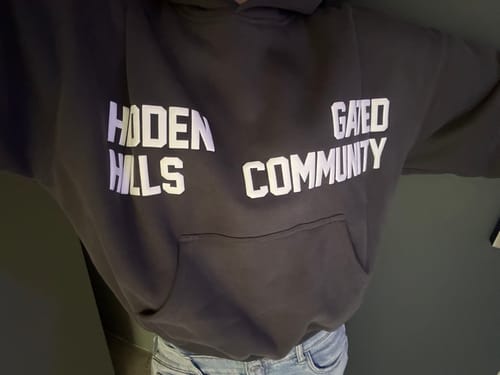Customer photo review of GATED COMMUNITY HOODIE NAVY