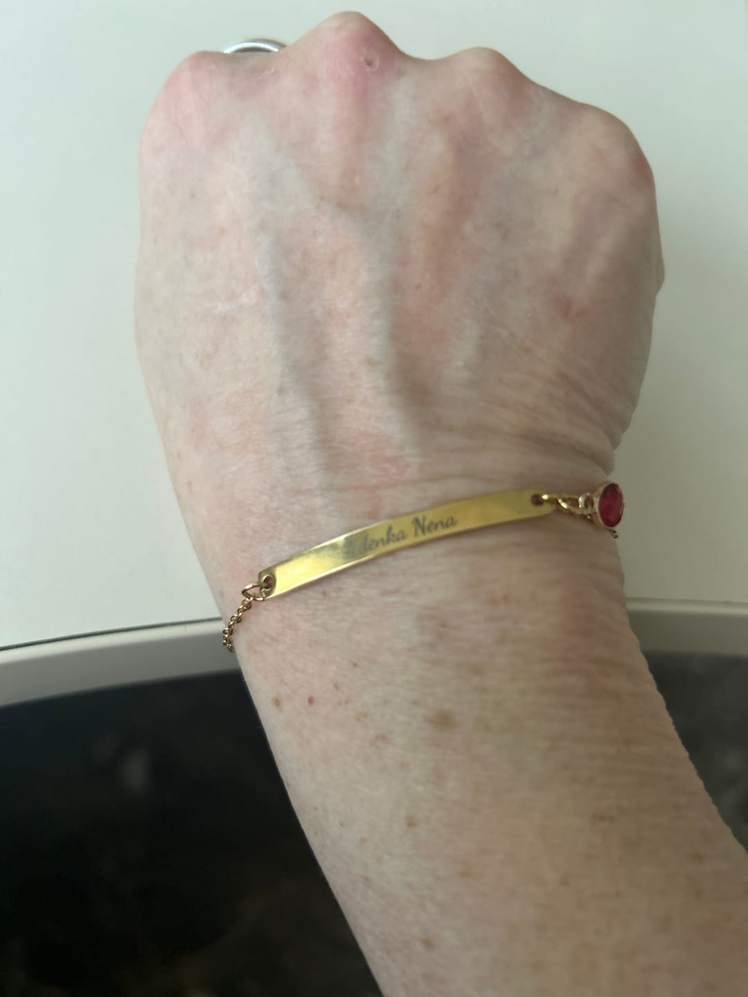 Customer photo review of Zapestnica: Name Birthstone