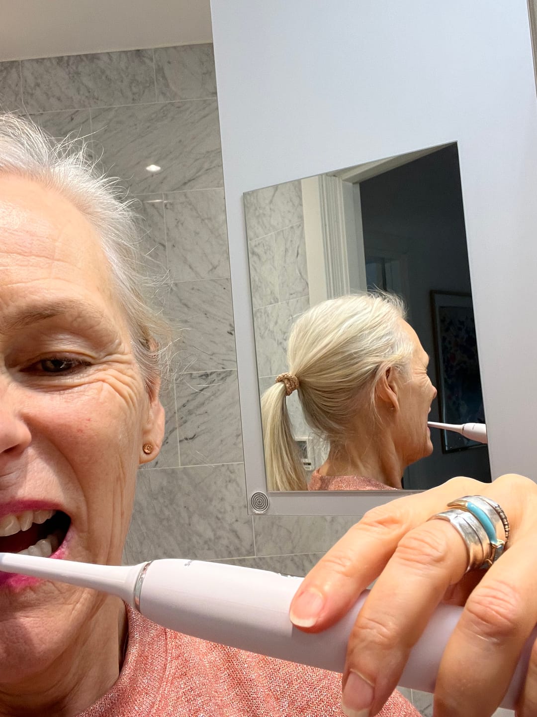 Customer photo review of Snow Smile® Sonic elektrisk tandborste och vattenflosser i kombination