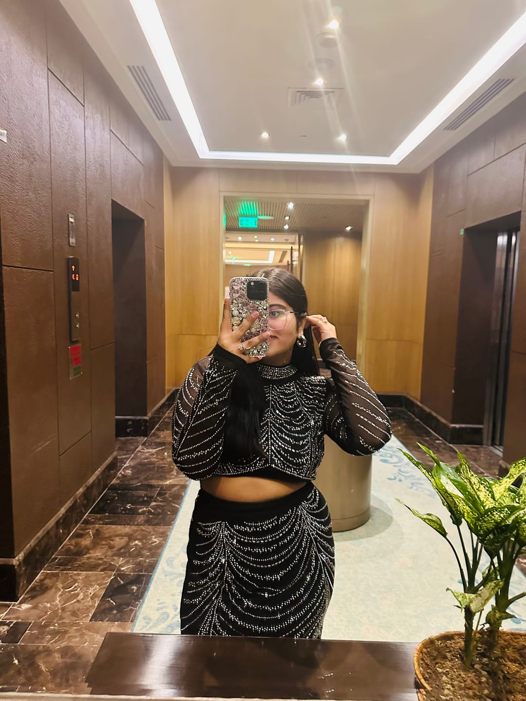 Customer photo review of Sara Luxe Party 2 Piece Set