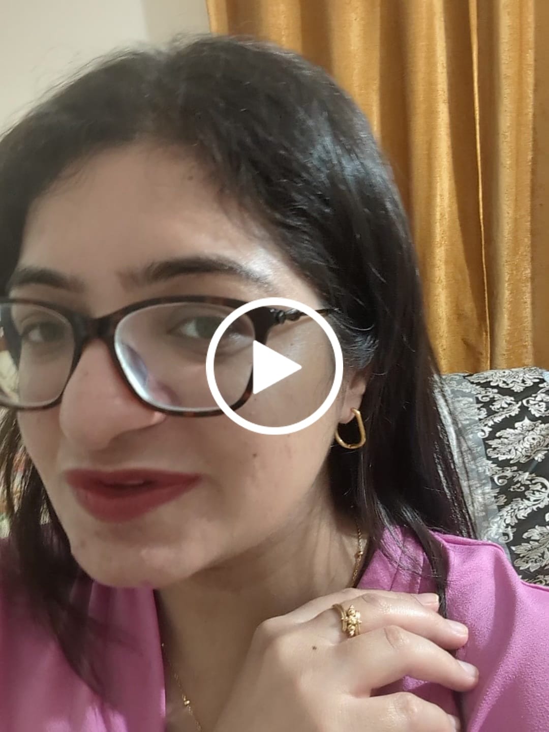 Customer video review of Plain Oval Hoop Earrings