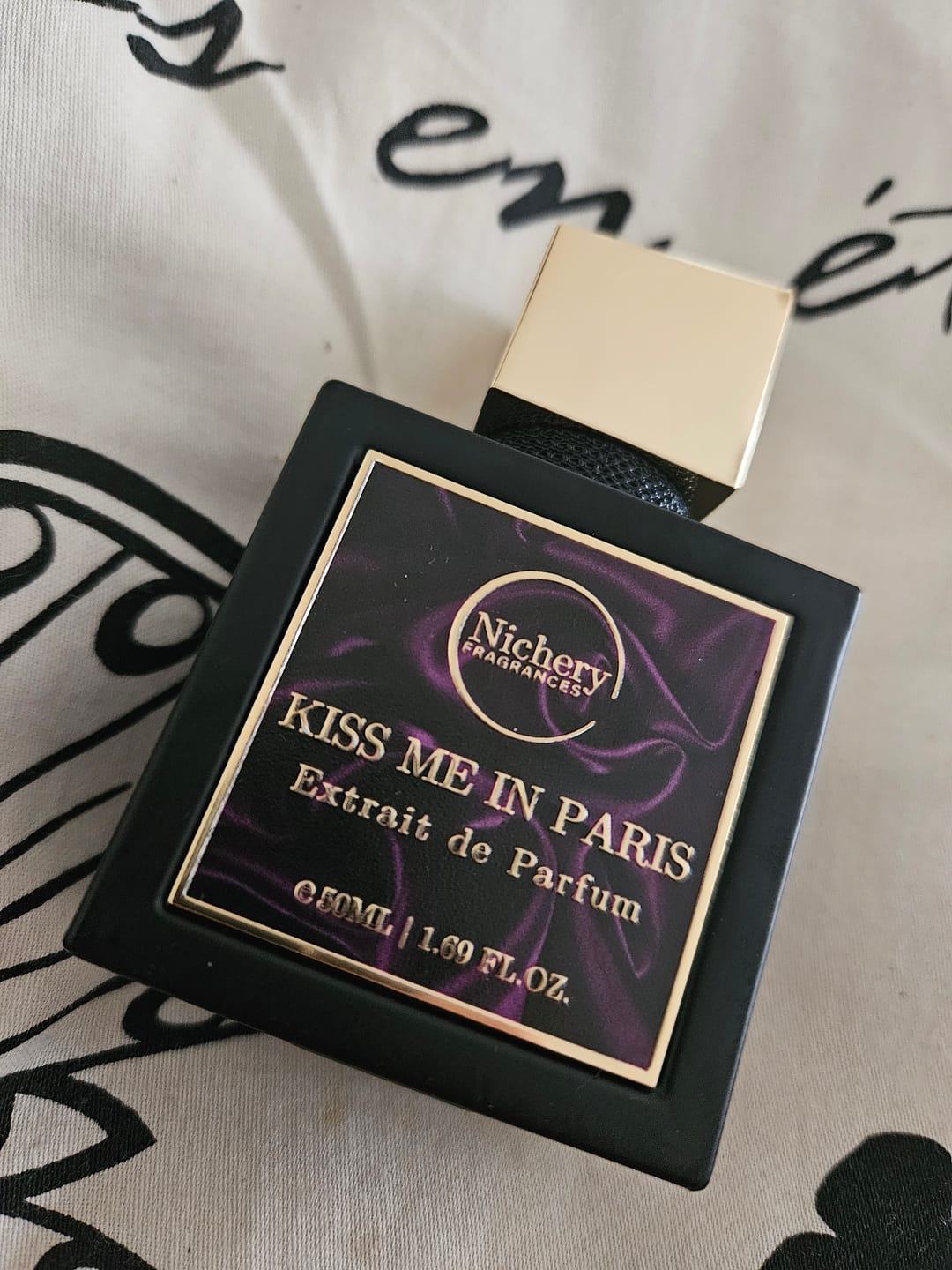 Customer photo review of Nichery Kiss Me in Paris Extrait de Parfum - Unisex 50ml