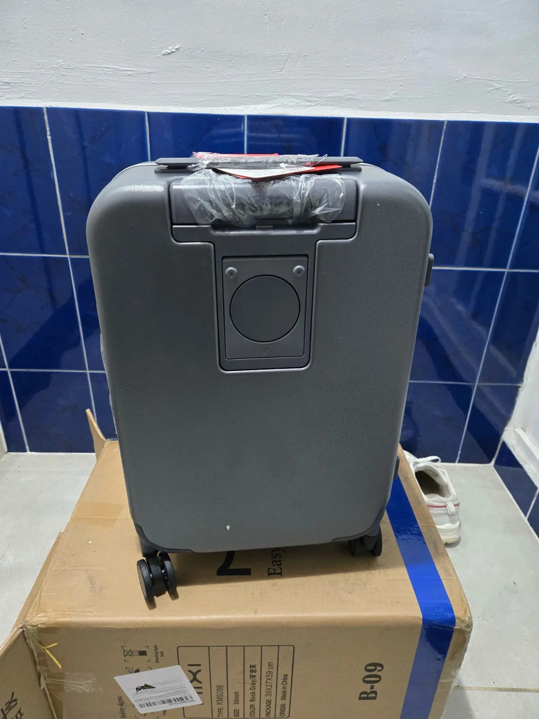 Customer photo review of Aluminum Frame Carry-On Luggage With USB Port And Phone Holder — White | KIMLUD