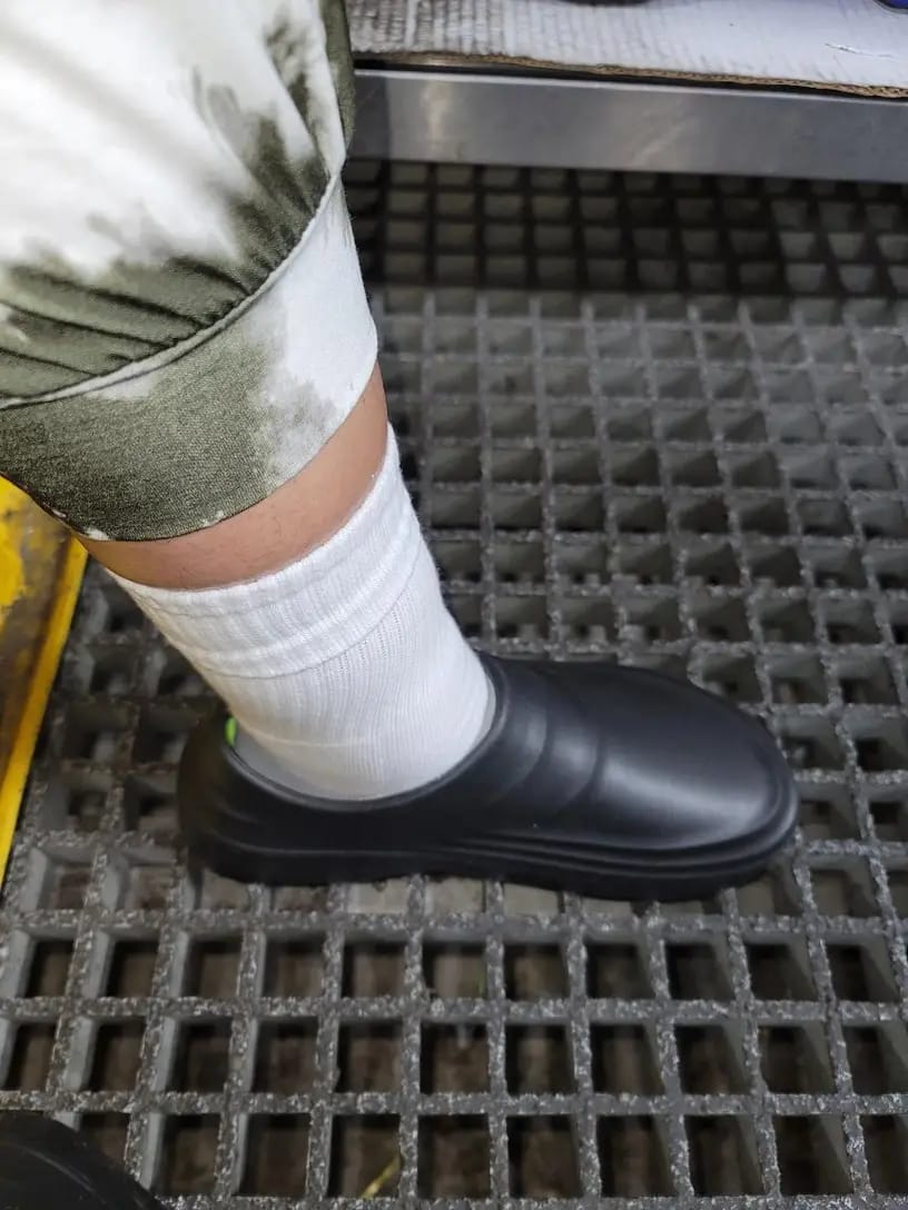Customer photo review of Torrey Classic - Healthy & Non-Slip Comfort Clogs