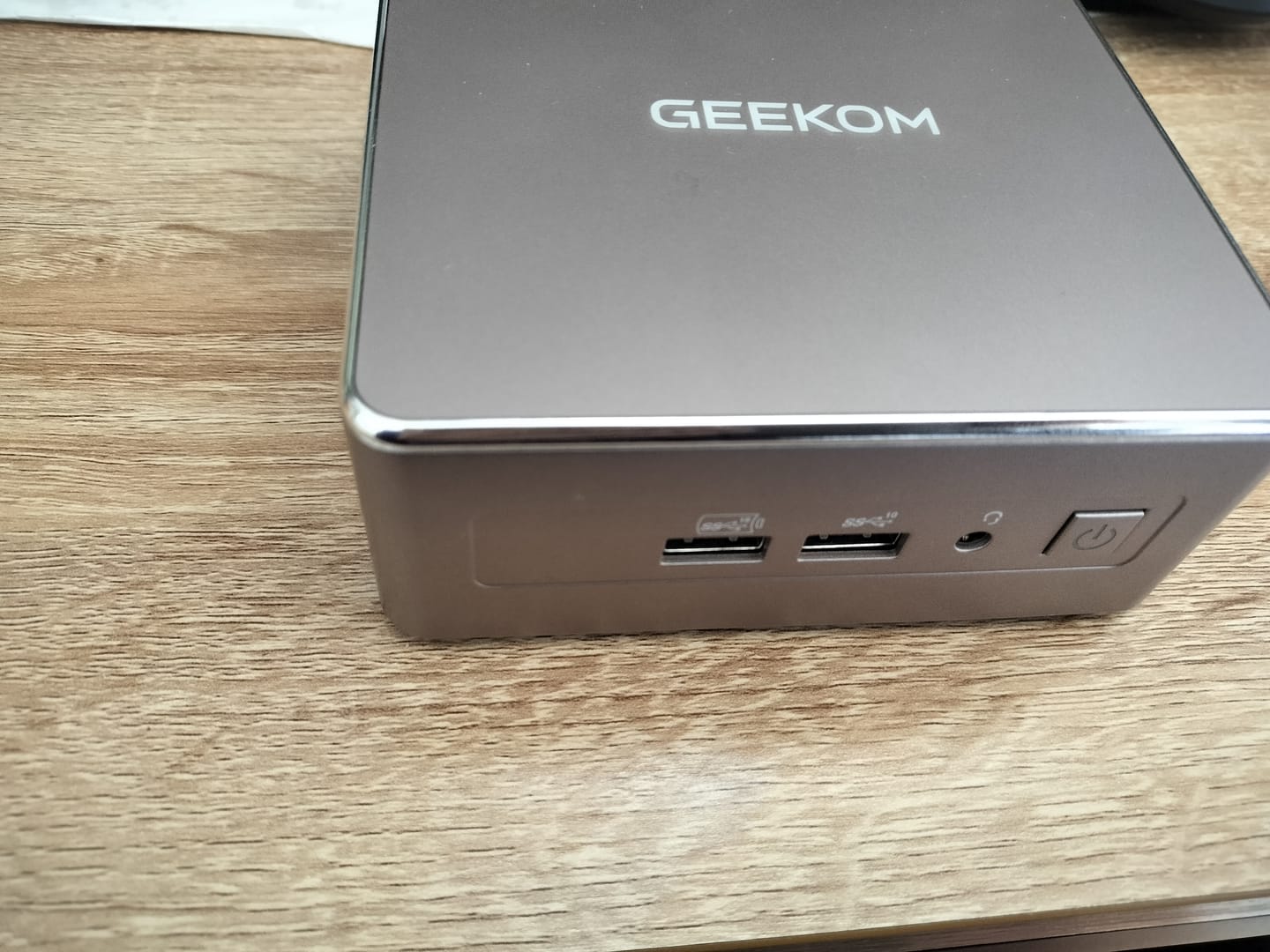 Customer photo review of 20周年-日本限定 NUC GEEKOM A5 ミニPC AMD Ryzen 7