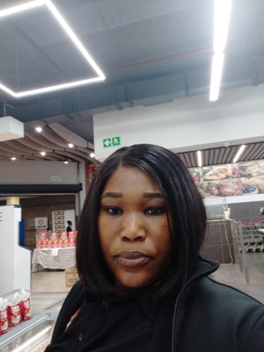 Customer photo review of Peruvian 5x5 Lace Wig - Straight 10 Inch