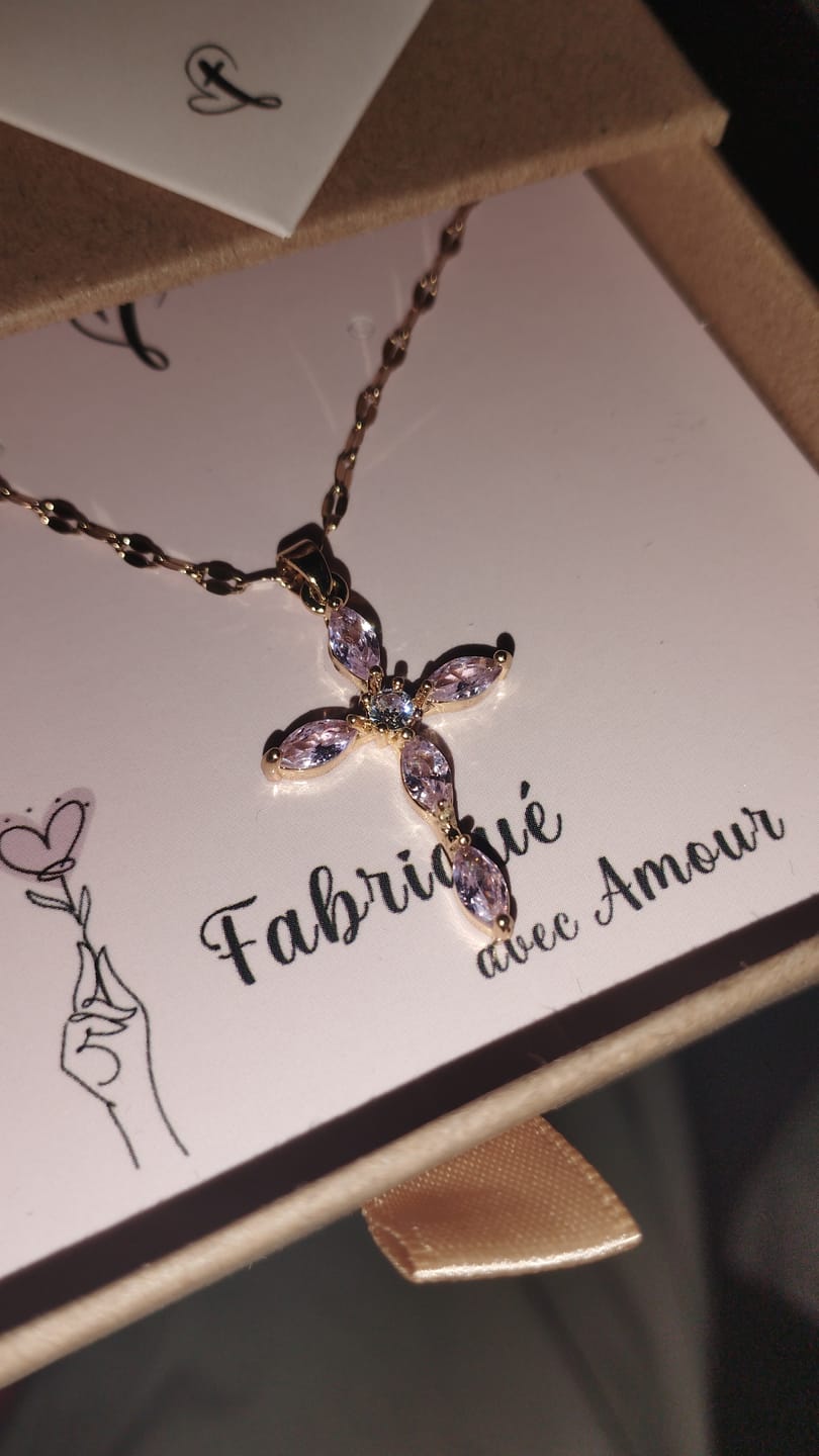 Customer photo review of Collier Chrétien Prière Femme