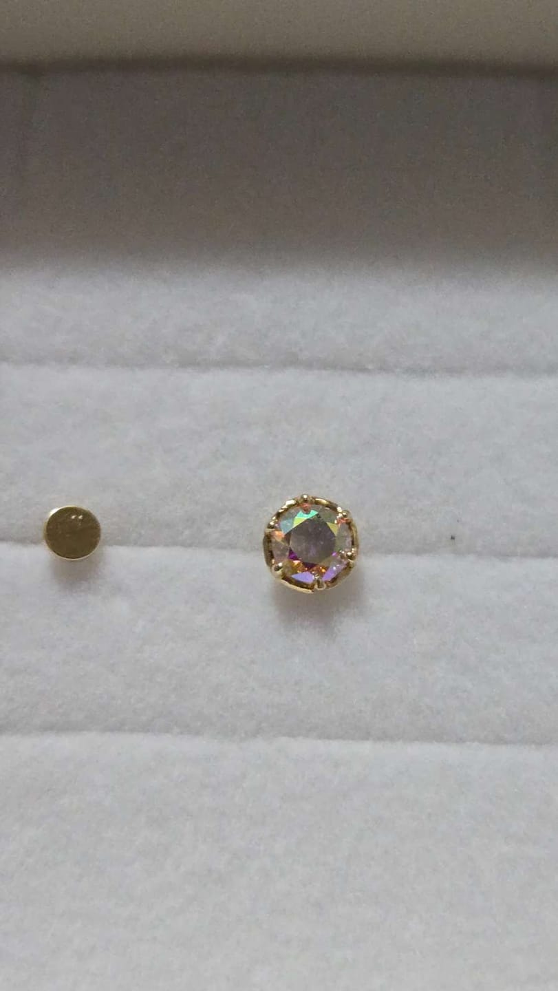Customer photo review of 14K Gold Moissanite Aurora Internally Threaded Labret Piercing 18G16G