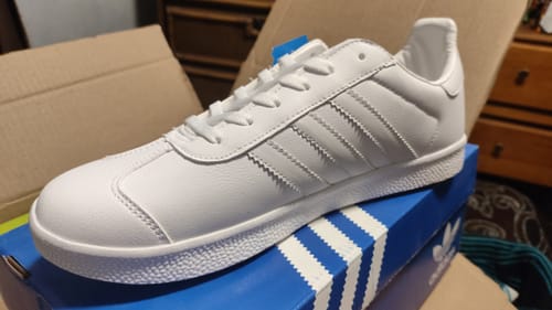 Customer photo review of Tenis Gazelle Blanco Total