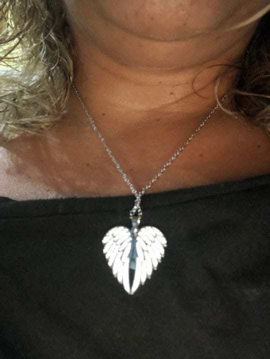 Customer photo review of AETERNUM™ My Angle Necklace