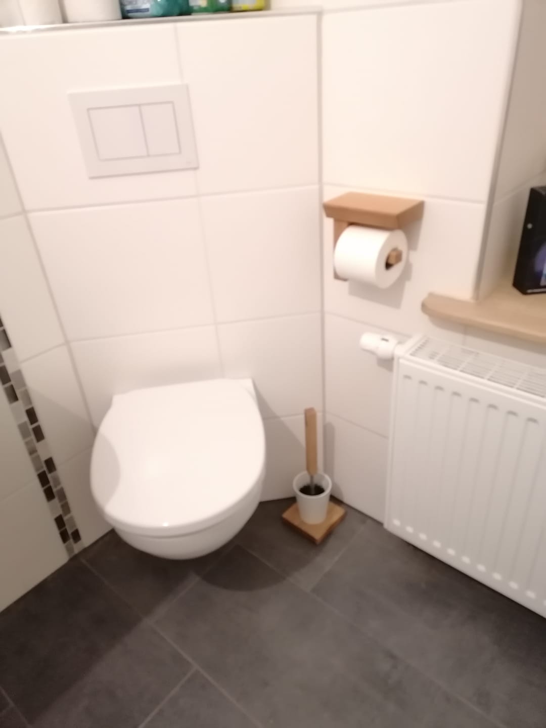 Customer photo review of Toilettenpapierhalter CULTUS aus Holz